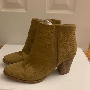 Franco Sarto Women’s Dipali Ankle Bootie